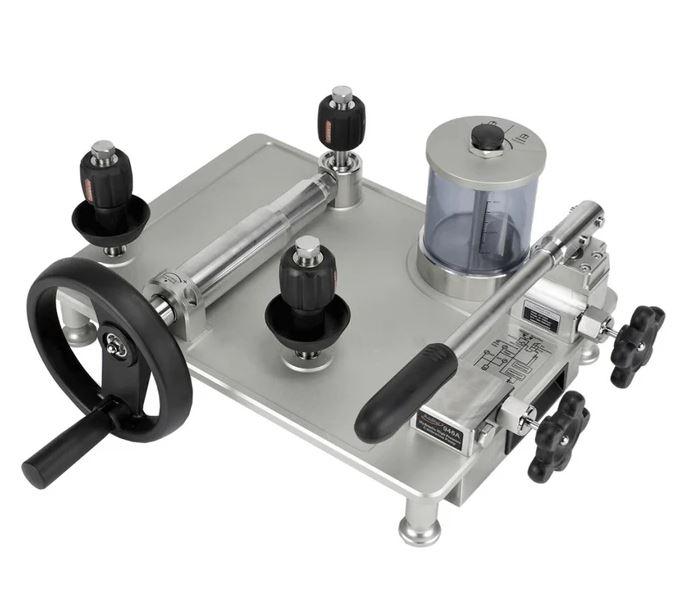 Additel ADT946A Hydraulic High Pressure Calibration Pump, Range 1000bar