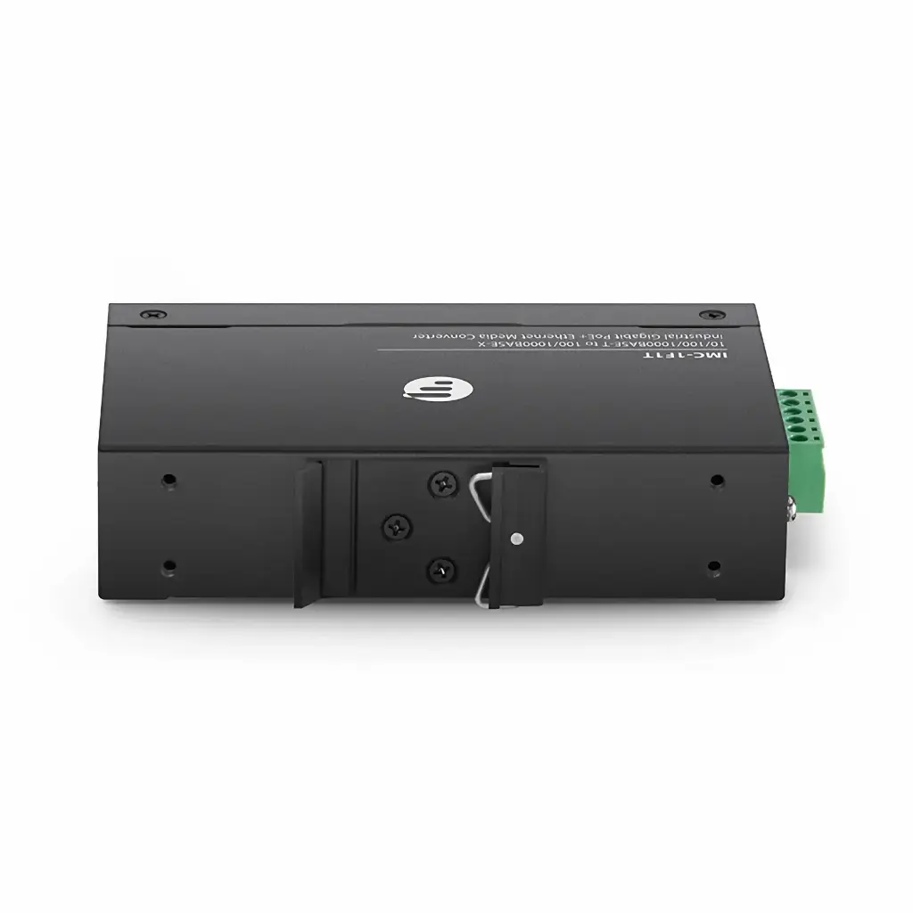 Industrial Unmanaged 1x 10/100/1000Base-T RJ45 to 1x 100/1000Base-X SFP Gigabit PoE+ Ethernet Media Converter